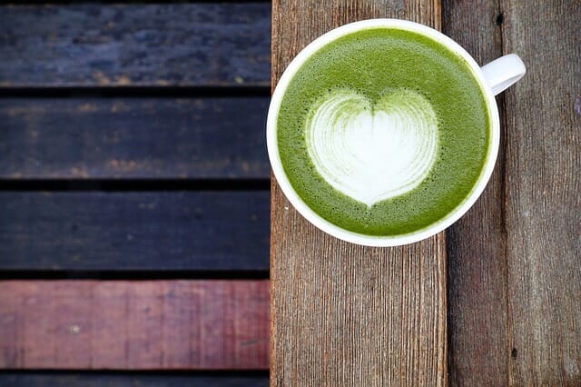 koktajl ze spiruliną